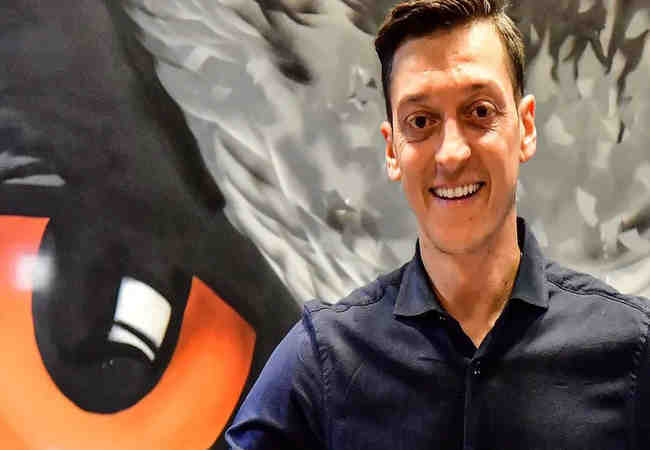 Mesut Özil'in eşi yine hamile olduğunu mu duyurdu?