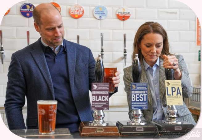 Prens ve Prenses bira fıçılarının başında servis ediyorlar. : Son Dakika Magazin Haberleri.