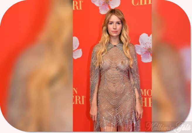 Ünlü model Almanya'yı büyüledi: Kırmızı halıda çıplak elbiseyle. : Son Dakika Magazin Haberleri.