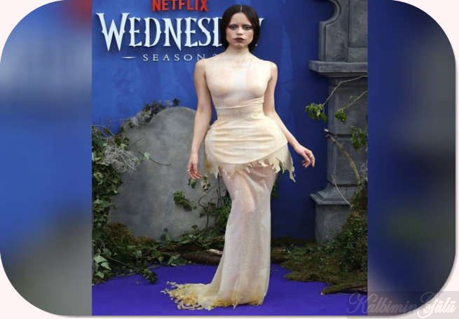 Jenna Ortega: Yılan derisi elbisesiyle göz kamaştırıyor - MODA ve GÜZELLİK!