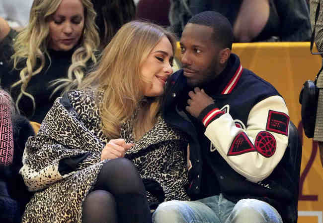 Adele arkadaşı Rich Paul için doğum günü serenatı