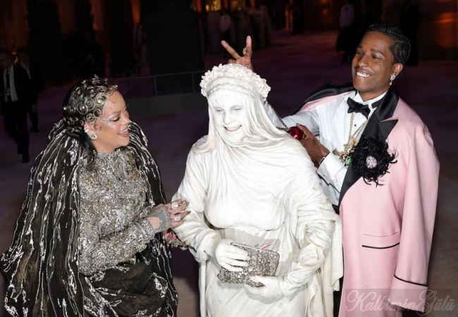 Rihanna ve ASAP Rocky, Heidi Klum'ma şaka yapıyorlar.