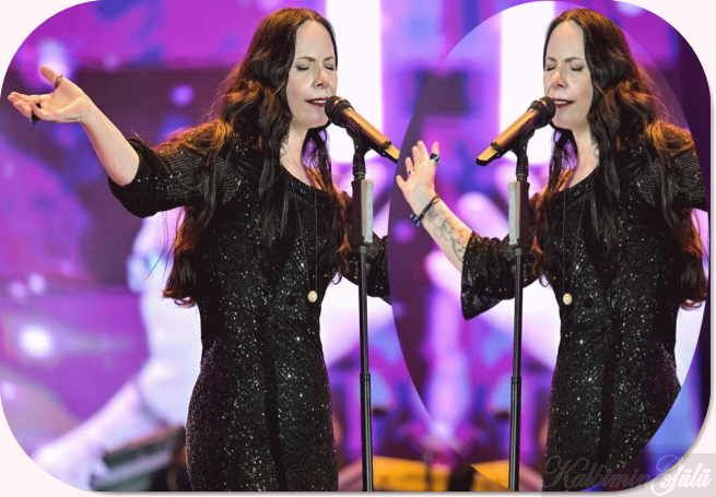 Şebnem Ferah, 52.000 kişilik dev bir konserde izleyicileri büyüledi.