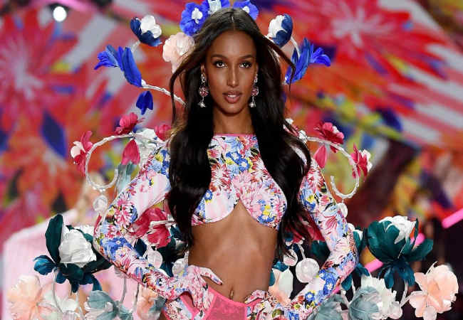 Jasmine Tookes David Borrero rüyalar gibi bir düğün yapti