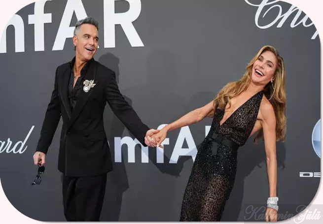 Robbie Williams ve Ayda Field, amfAR galasında kıyafetleriyle göz kamaştırdılar..