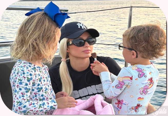 Paris Hilton çocuklarıyla birlikte Sardinya’da aksiyon dolu bir tatil geçiriyor..