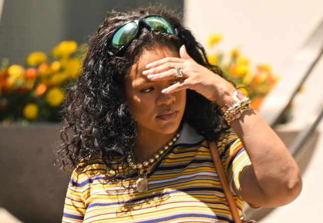 8 Mart 2026’da Los Angeles, Kaliforniya’da silah sesleri duyulduğu ihbarı üzerine Rihanna’nın Beverly Hills’teki evinin önünde polis araçları.