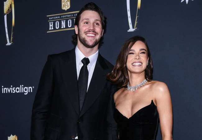 Hailee Steinfeld ve Josh Allen ilk çocuklarını bekliyorlar.