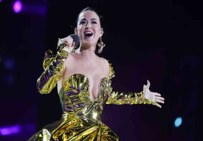 Katy Perry: Her zaman yanımda olduğun için teşekkür ederim, Avustralya. Bu benim için dünyalar demek. Katy Perry: Her zaman yanımda olduğun için teşekkür ederim, Avustralya. Bu benim için dünyalar demek.