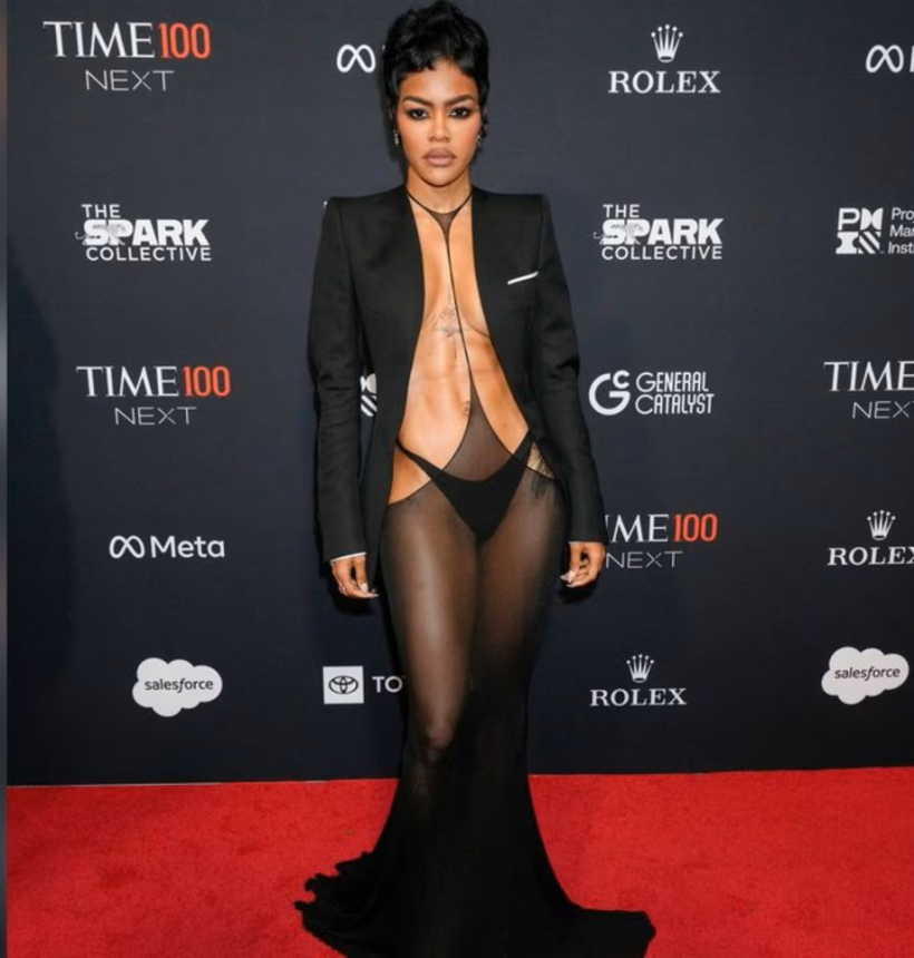Teyana Taylor, New York’taki Time100 Next Gala’da dikkatleri üzerine çekti. Bolca tenini ortaya çıkaran, cesur bir kesik elbise tercih etti.