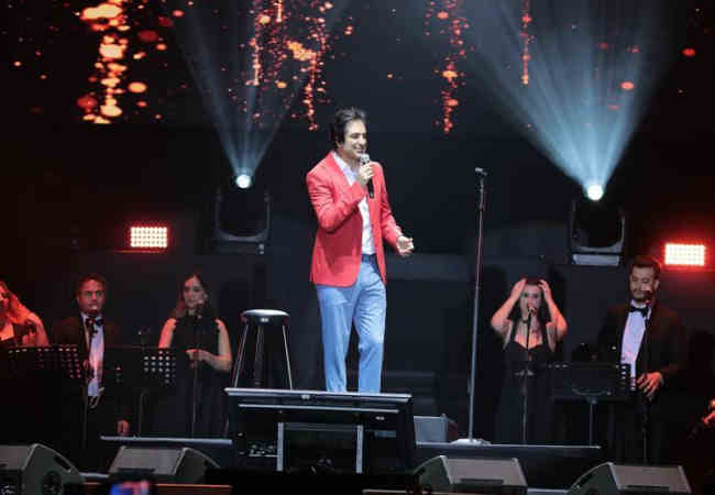 Mahsun Kırmızıgül’den dev konser Boğaz’ı yıktı geçti!. Magazin Haberleri