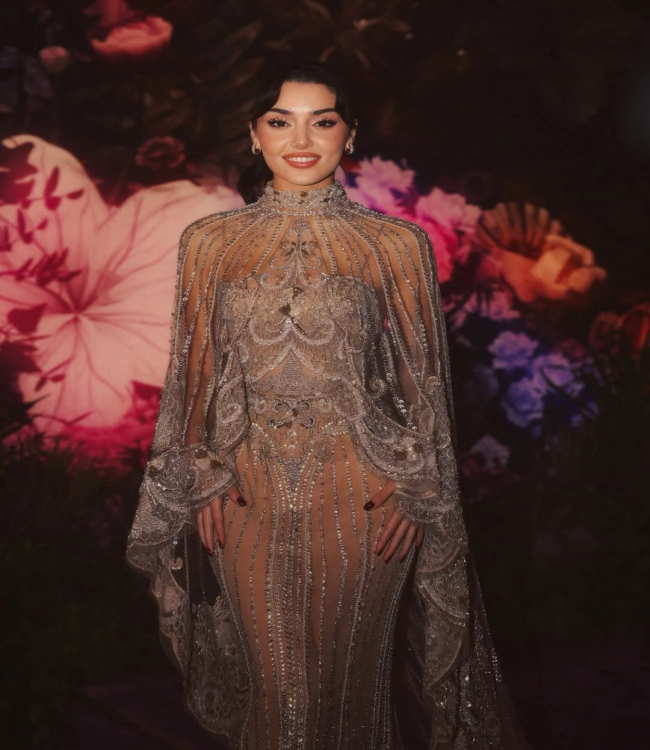 Hande Erçel 2026 Joy Ödülleri'nde kalıcı bir izlenim bıraktı.