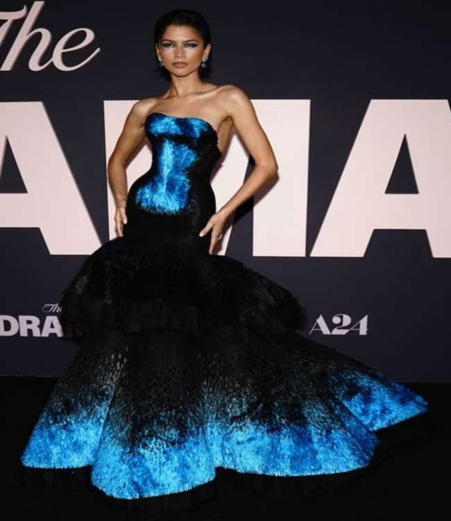 Zendaya, “The Drama” filminin galasının ardından düzenlenen partiye, neredeyse hiçbir şeyi gizlemeyen, göz kamaştırıcı bir elbiseyle katıldı.