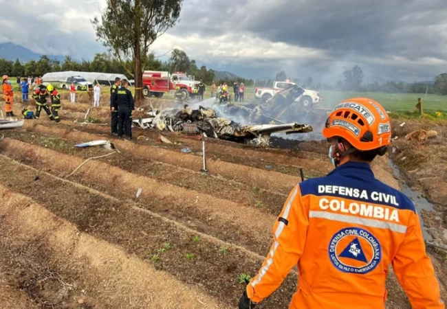 Kolombiyalı şarkıcı Yeison Jiménez ve ekibi, Cumartesi günü Kolombiya’da bir performans için yola çıkmışken uçakları düştü. Meslektaşları yas tutuyor.