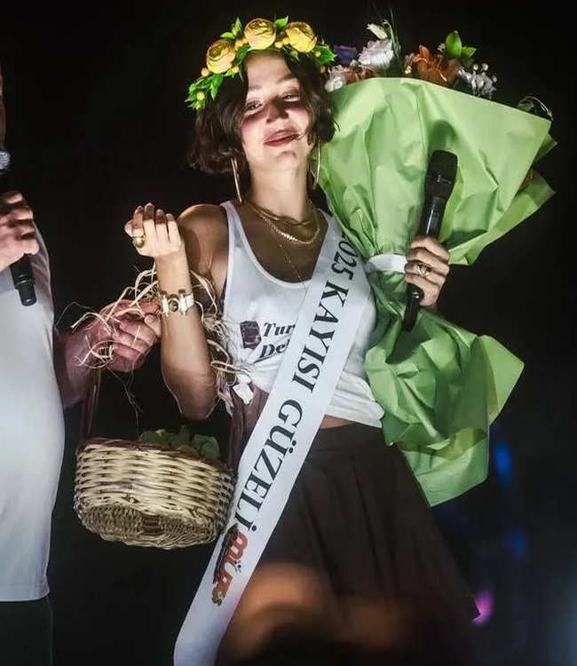 Zeynep Bastık Kayısı güzeli derken, Şimdi “Tekne Güzeli” oldu