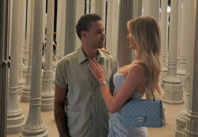 Kate Cassidy (26), yas sürecini sosyal medyada takipçileriyle paylaşıyor.