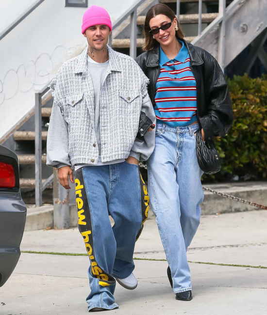 Justin ve Hailey Bieber, günlük sokak stiliyle.