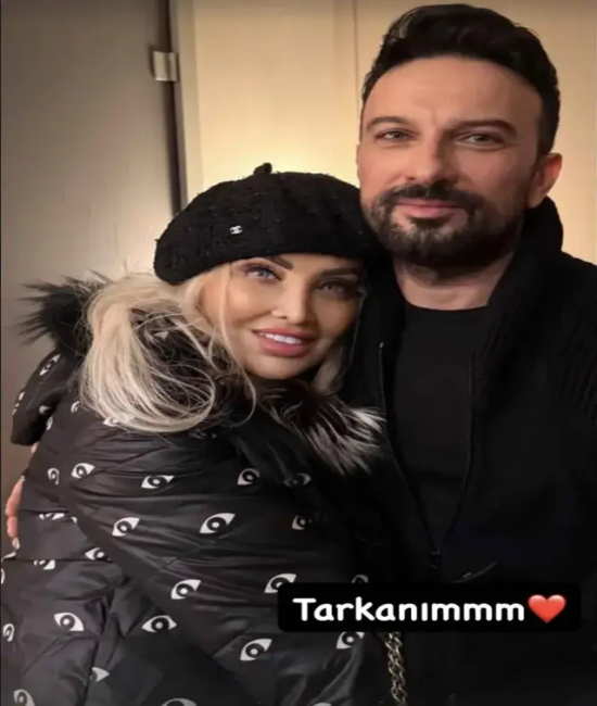 Tarkan’la poz veren Sevim Emre filtre paylaşımlarına doymadi.