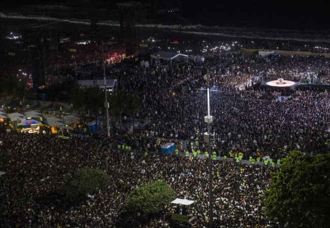 Geçen yıl Lady Gaga'nın konserine 1,6 milyondan fazla kişinin katıldığı bildirildi.