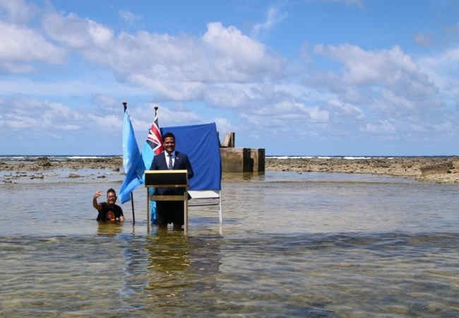 Ada devleti Tuvalu yavaş yavaş Pasifik'e batıyor